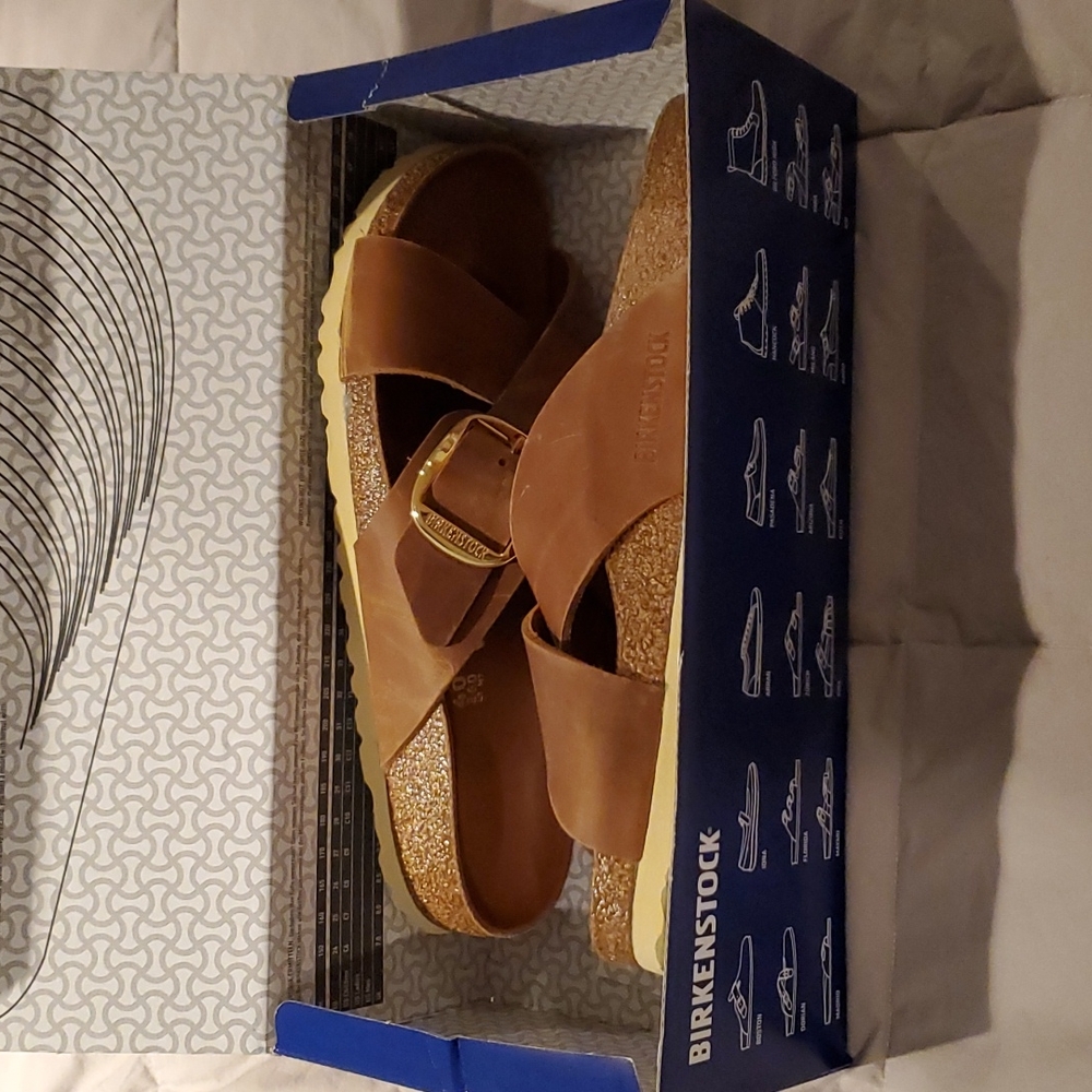 NWT Birkenstock Siena Big Buckle Narrow fit sandals